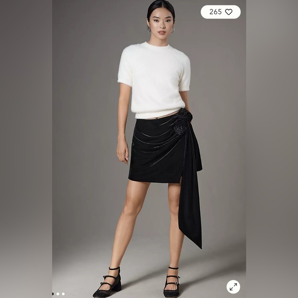 NWT Avec Les Filles Rich Soft Black Velvet Rosette Draped Mini Skirt, Size XS - Picture 1 of 15